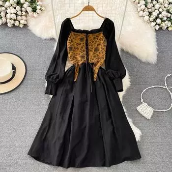 Новое осеннее платье трапециевидной формы с квадратным воротником и цветочной вышивкой в стиле Хепберн в стиле ретро, с длинными рукавами и талией