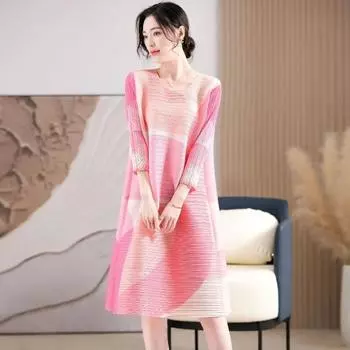 Новое осеннее плиссированное платье с круглым вырезом и французским принтом, модное и стильное, юбка трапециевидной формы средней длины для мамы. M розовый