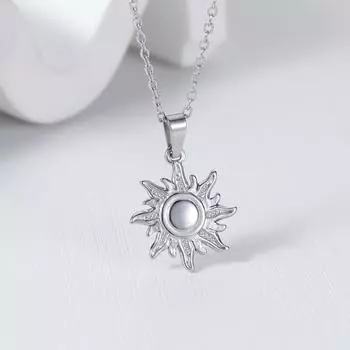 Новое ожерелье с трехмерным кулоном в виде солнца под давлением масла, покрытое титановой сталью 18-каратного золота, простая цепочка на ключицу для женщин