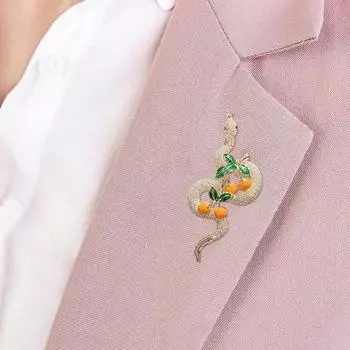 Новогодняя брошь в виде змеи, символ удачи, украшение из хурмы и страз, китайский знак зодиака, год змеи, булавка для выпускного вечера, брошь для официальных мероприятий золотистый