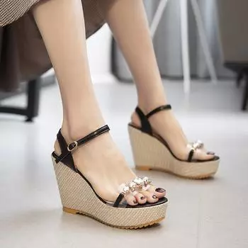 Новые элегантные босоножки на высоком каблуке с толстой подошвой, украшенные бисером, сексуальные повседневные женские туфли на покатом каблуке, красивая и удобная женская обувь 35 чёрный