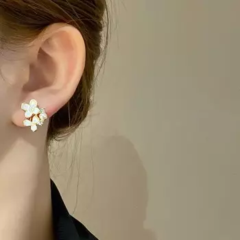 Новые белые эмалевые цветочные серьги-клипсы для ушей, милые женские серьги-цветы, модные украшения для вечеринок без проколотых ушей как