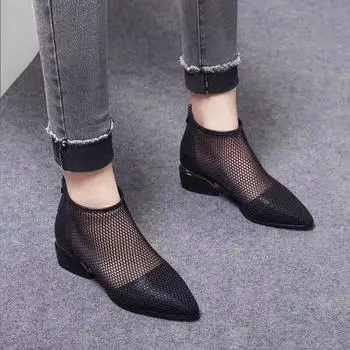 Новые ботинки в сетку на среднем каблуке и толстом каблуке. Женская обувь с отверстиями. Дышащие удобные сандалии с острым носком на сетке. Короткие ботинки. 35 чёрный