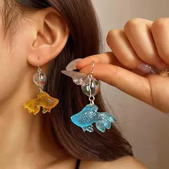 Новые детские асимметричные серьги из пенопласта с золотыми рыбками, простые серьги-капли из клеевой смолы, большие серьги-рыбы, ювелирные изделия, подарки