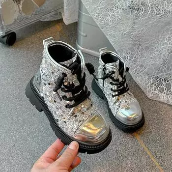 Новые детские ботинки Ботинки для девочек Блестки Принцесса Модные ботинки Лоскутные универсальные детские повседневные ботильоны с круглым носком Нескользящие 26 серебряный