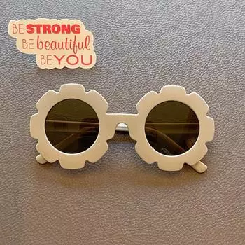 Новые детские цветные квадратные солнцезащитные очки с подсолнухом UV400 для мальчиков и девочек, симпатичные защитные солнцезащитные очки для детей