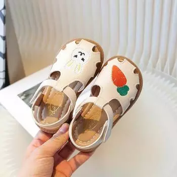 Новые детские сандалии летние для девочек принцесса вырезы сандалии модные милые вышитые детские повседневные Т-образные ремни пляжные плоские сандалии мягкие 21 розовый