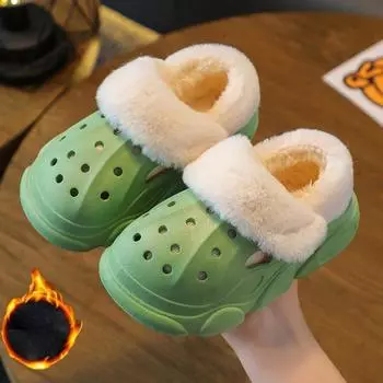 Новые детские туфли с отверстиями, зимние противоскользящие плюшевые теплые хлопковые тапочки 24-25 чёрный