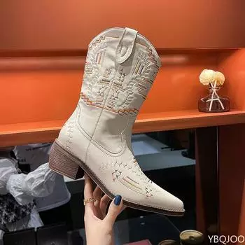 Новые фирменные вышитые ковбойские сапоги в стиле вестерн для женщин, квадратные каблуки с острым носком, высококачественные сапоги до колена, женская обувь 35 чёрный