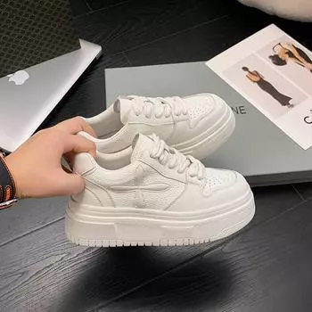 Новые кожаные женские белые повседневные кроссовки дышащие весенние вулканизированные спортивные туфли для ходьбы беговые туфли на платформе балетки осень 35