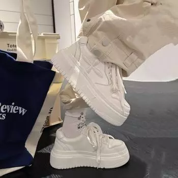 Новые кожаные женские белые повседневные кроссовки дышащие весенние вулканизированные спортивные туфли для ходьбы беговые туфли на платформе балетки осень 35