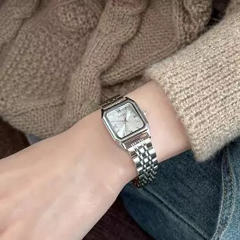 Новые квадратные часы для женщин, легкие роскошные повседневные кварцевые студенческие часы, простой стальной ремень, маленькие квадратные часы для женщин