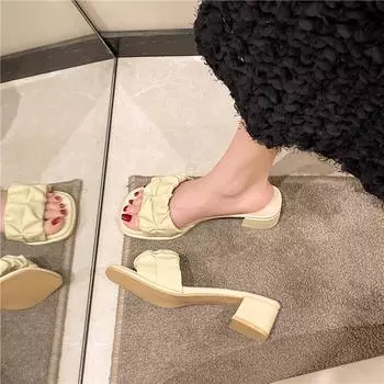 Новые летние модные однотонные плиссированные большие женские тапочки ярких цветов с открытым носком, удобные женские туфли на высоком каблуке 35