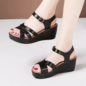 Новые летние женские сандалии, новые женские босоножки на танкетке, модные римские сандалии с открытым носком, черная женская обувь 35
