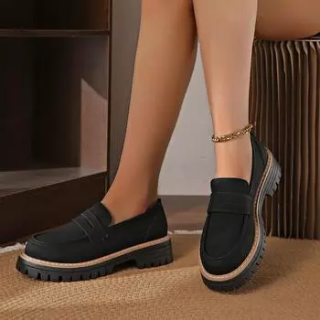 Новые лоферы — это повседневная обувь больших размеров с толстым каблуком и толстой подошвой. 36 розовый