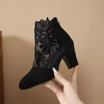 Новые милые женские ботильоны, зимние однотонные женские туфли из флока на молнии, современные ботинки на высоком квадратном каблуке с цветочным принтом 35 чёрный