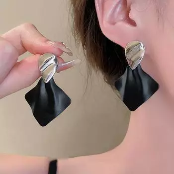 Новые модные черные ромбовидные подвески, висячие серьги для женщин, золотистого цвета, неровный верх, серебристого цвета, висячие серьги, украшения в стиле бохо золотой