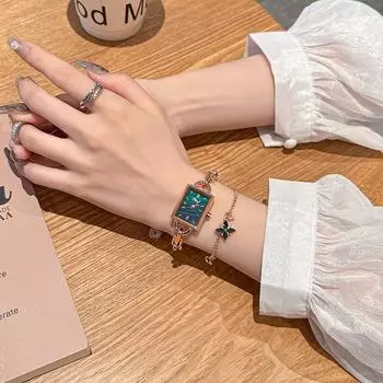 Новые модные маленькие квадратные часы в стиле браслета с элегантным дизайном и нишевые женские кварцевые часы