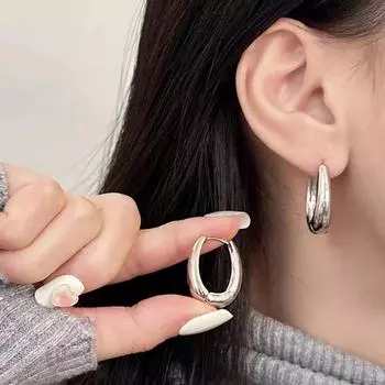 Новые модные металлические висячие серьги для женщин, гладкая пряжка для ушей, овальная геометрическая форма, изысканное индивидуальное украшение в виде кольца для ушей золотой