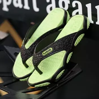 Новые модные мужские тапочки легкие сандалии летние повседневные шлепанцы 2024 39