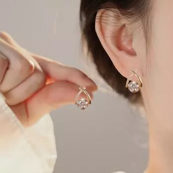 Новые модные серьги-гвоздики с крестообразным треугольником, золотистого цвета, с металлическими боковыми полостями, геометрические, изящные, маленькие серьги для женщин