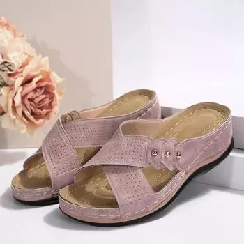 Новые модные тапочки на танкетке, женские летние нескользящие сандалии на платформе, женские, большие размеры 35-43, модные летние тапочки на толстой подошве 37