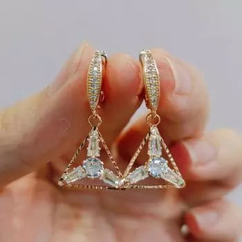 Новые модные треугольные серьги-капли с цирконием для женщин, модные серьги золотого цвета, ювелирные изделия, аксессуары для вечеринок золотой
