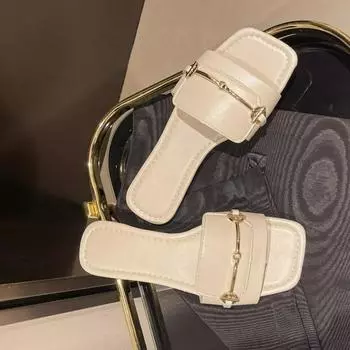 Новые модные женские сандалии на плоской подошве с декором с пряжкой, модные летние туфли с квадратным открытым носком, повседневные уличные пляжные шлепанцы, Zapatos Mujer 35 чёрный