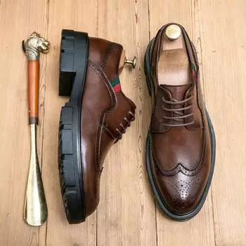 Новые мужские модельные кожаные туфли, роскошные модные кожаные туфли в итальянском стиле на толстой подошве с резной подошвой 38 чёрный