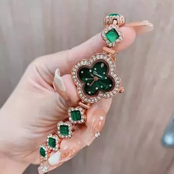 Новые нишевые четырехлистные клеверные модные легкие роскошные повседневные часы-браслет темперамент инкрустированные стразами женские кварцевые часы
