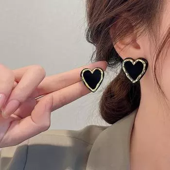 Новые нишевые серьги темпераментного дизайна, серьги, маленькие ароматные серьги, черные серьги-гвоздики Love для женщин чёрный