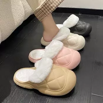 Новые осенние и зимние хлопковые тапочки для женщин, подходящие для ношения на открытом воздухе и отдыха дома, плюшевые и теплые тапочки с мехом для женщин 36 чёрный