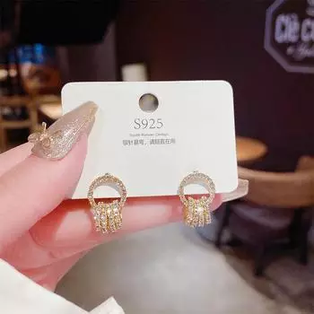 Новые полые серьги с несколькими круглыми бриллиантами, простые модные серьги в стиле ретро, серьги класса люкс для знаменитостей в стиле холодного ветра. золотой