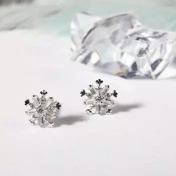 Новые простые серьги-снежинки из кристаллов. Свежий женственный темперамент. Японские и корейские серьги для вашей девушки.
