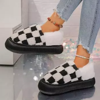 Новые пушистые тапочки, модные домашние тапочки с вышивкой в клетку, уютные женские зимние пушистые домашние туфли в стиле ретро с клетчатым принтом 36 чёрный