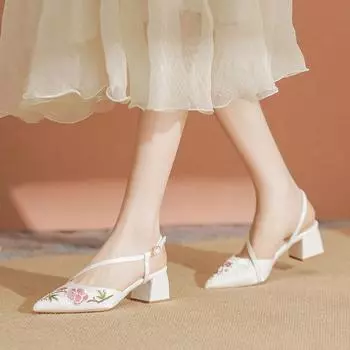 Новые пустые сандалии Baotou женские туфли Hanfu вышитые однословные пряжки новые туфли на высоком каблуке 34 белый