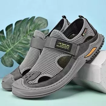 Новые сандалии, мужские модные летние уличные пляжные повседневные туфли Baotou с отверстиями для мужчин, дышащие пляжные домашние сандалии на платформе Roma 6.5 чёрный