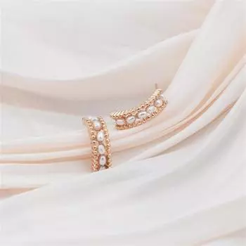 Новые серьги-гвоздики в форме буквы С с жемчугом для женщин, золотистого цвета, с металлической боковой частью, элегантные маленькие серьги с имитацией жемчуга, pendientes mujer