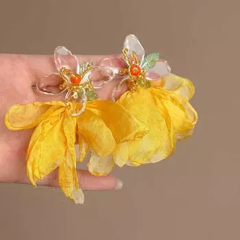 Новые серьги-лепестки с преувеличенными серьгами в отпускном стиле