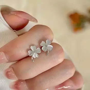 Новые серьги с четырехлистным клевером и кошачьим глазом на осень и зиму в корейском стиле