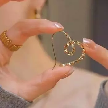 Новые серьги витого сердца с нестандартным ромбовидным узором M