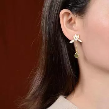 Новые серебряные инкрустированные натуральные серьги-капли из нефрита Хотан в форме лотоса для женщин, элегантные и легкие роскошные ювелирные аксессуары зелёный