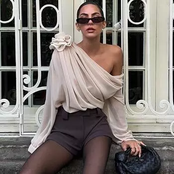 Новые сетчатые шифоновые укороченные топы с открытыми плечами, косым воротником и цветочной аппликацией, осенние элегантные прозрачные футболки с длинными рукавами и рюшами S абрикосовый