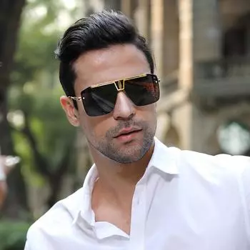 Новые солнцезащитные очки в большой оправе для мужчин. Солнцезащитные очки для мужчин в квадратной оправе.