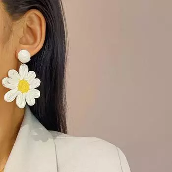 Новые соломенные плетеные ромашки простые геометрические серьги-подвески в виде цветка для женщин, пляжные украшения, подарок