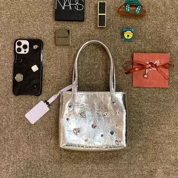 Новые сумки через плечо, женская маленькая квадратная сумка, черный дизайн с драгоценными камнями, усовершенствованная подмышечная сумка, модные сумки для отдыха, универсальные сумки через плечо