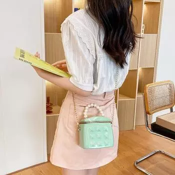 Новые сумки из желе, сумки через плечо из ПВХ, женские модные сумки с цепочкой и жемчугом, универсальные сумки для отдыха, женские сумки через плечо, мини-сумки, косметички