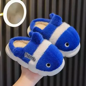 Новые тапочки для маленьких мальчиков, детская домашняя зимняя плюшевая теплая домашняя обувь с мультяшной рыбкой и мягкой резиновой подошвой, домашняя обувь 24 синий