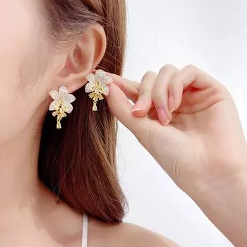 Новые темпераментные модные серьги с медной инкрустацией и цветным цирконием, женские серьги-гвоздики из серебра 925 пробы с иглами, инкрустированными цирконием, в форме цветка