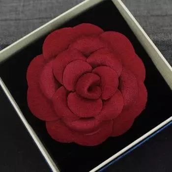 Новые тканевые броши-цветы для женщин, многослойные значки для костюма и свитера, черно-белые лацканные булавки для женщин, роскошные ювелирные аксессуары